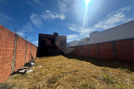 Terreno Murado de 250m2, em Jardim Embaré, São Carlos.