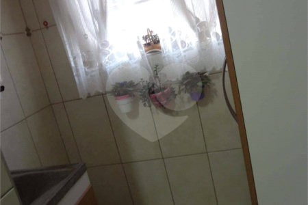 Apartamento no Condomínio Residencial Ipê I .