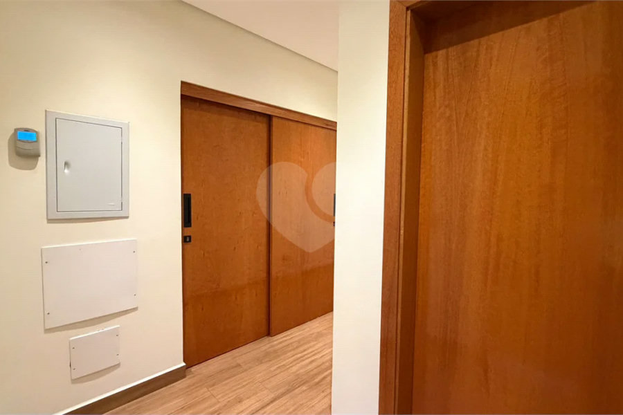 Casa de alto padrão com 3 suítes no Condomínio Damha 2,