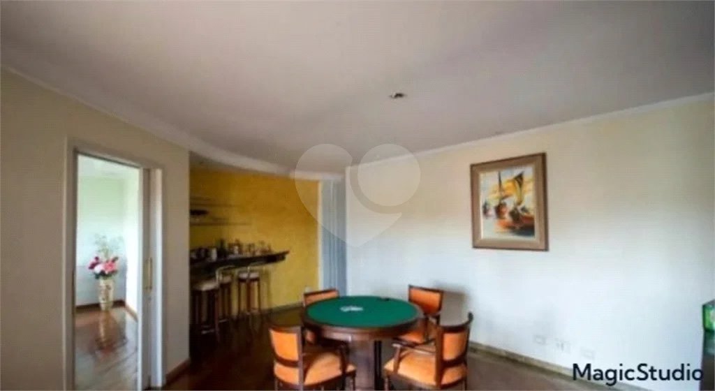 Apartamento 580m², 4 quatos, sendo 4 suítes, 5 vagas de garagem, à venda no Bosque da Saúde