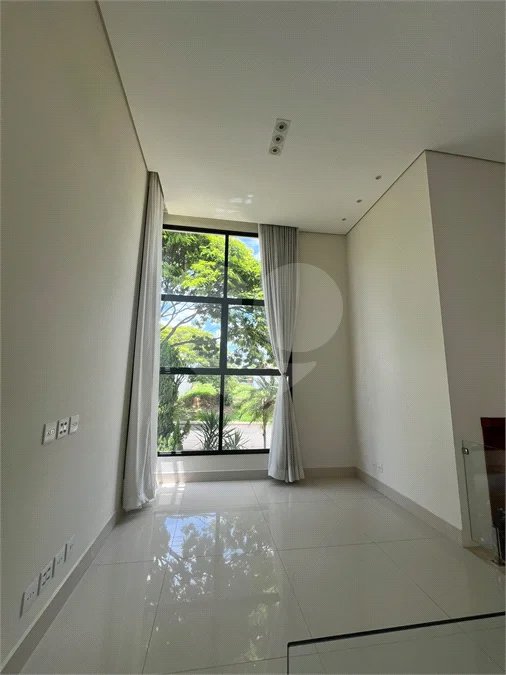 Casa de Alto Padrão à Venda – Condomínio Terra Magna | Indaiatuba/SP - Sofisticação, conforto e funcionalidade. Este magnífico sobrado possui 300 m² de área construída em um terreno de 420 m², com ambientes amplos, integrados e acabamentos de alto padrão. Destaques do imóvel - 4 dormitórios, sendo 3