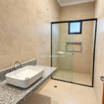 Casa à venda com 3 quartos, sendo 1 suíte, no condomínio Terra Ville, Três Lagoas - MS
