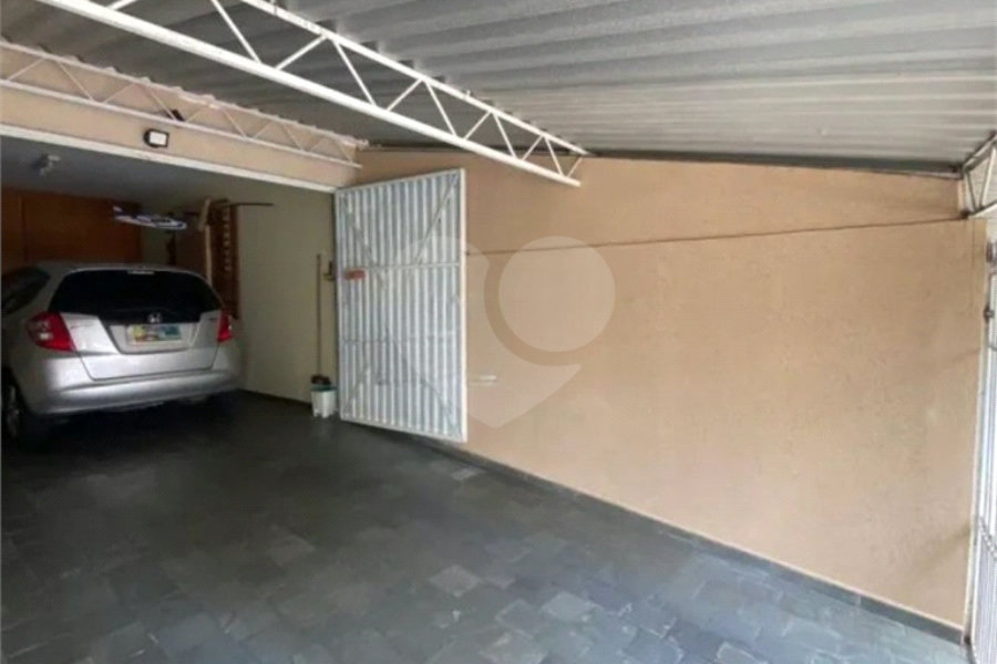 Sobrado com 03 dormitórios e 2 vagas no Jd Líbano