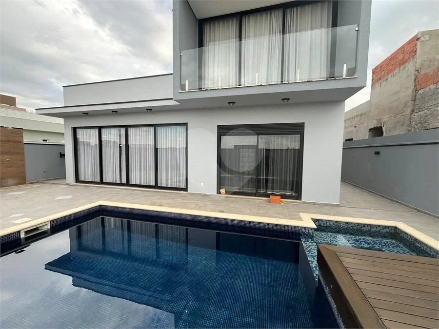 Casa de Alto Padrão à Venda – Condomínio Terra Magna | Indaiatuba/SP - Sofisticação, conforto e funcionalidade. Este magnífico sobrado possui 300 m² de área construída em um terreno de 420 m², com ambientes amplos, integrados e acabamentos de alto padrão. Destaques do imóvel - 4 dormitórios, sendo 3