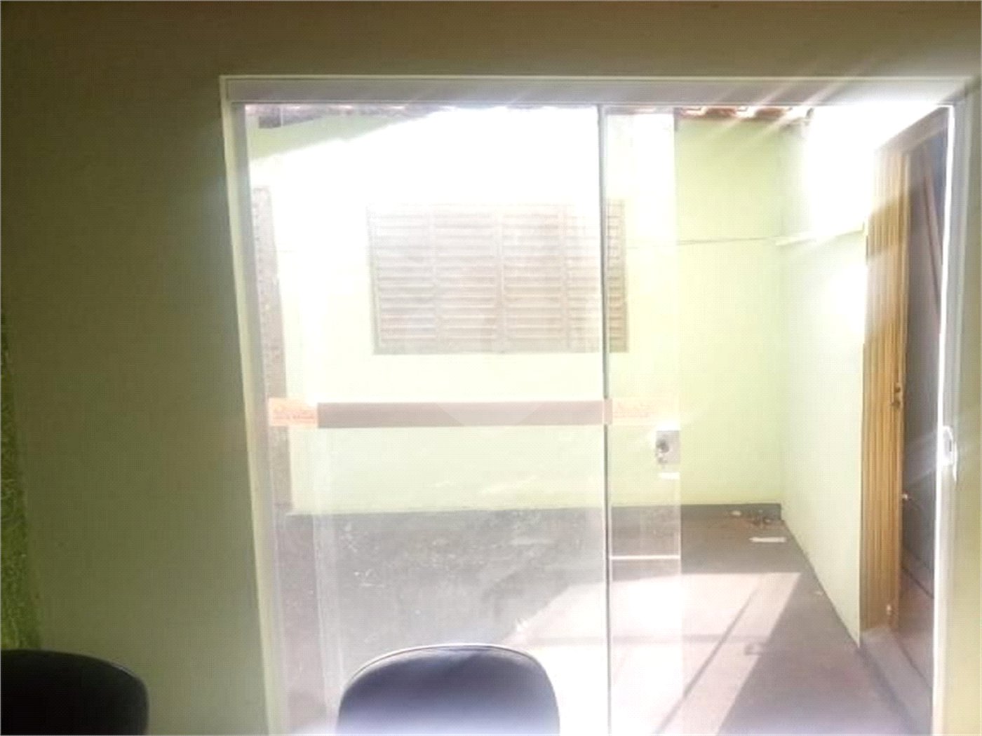 Casa Térrea com 3 dormitórios.