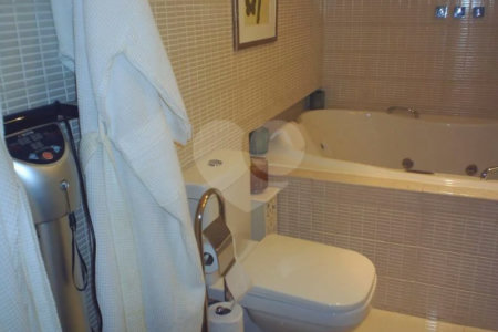 Apartamento á venda na Vila Olímpia de 156m² com 3 dormitórios, 1 suíte e 2 vagas.