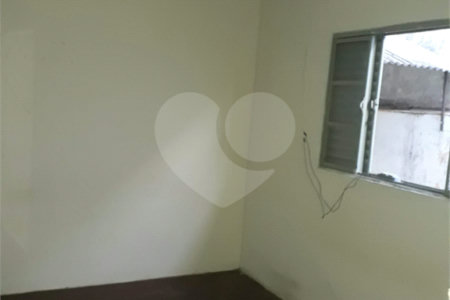 Casa térrea + Sala Comercial na Vila Prado.