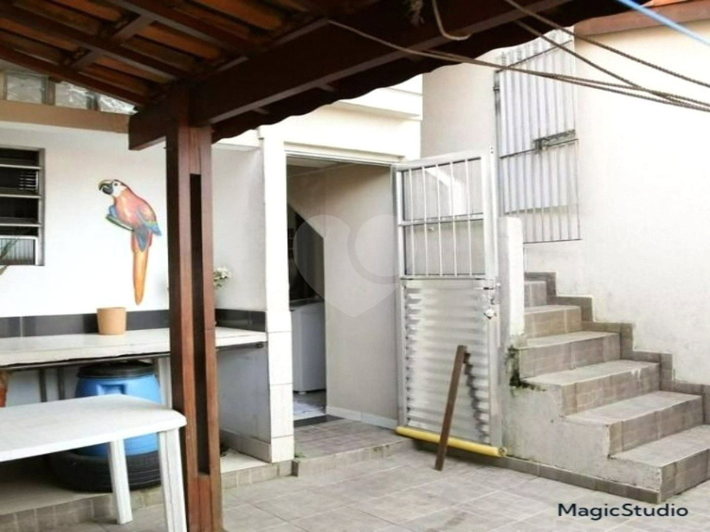 Casa com 120m² , 4 dormitórios , sendo 1 suíte , 3 vagas de garagem , à venda no Jabaquara.