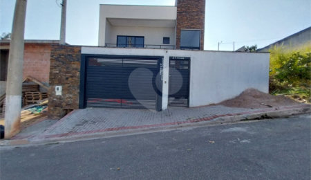 Casa à venda com 3 quartos, sendo 1 suíte,  em Residencial Capivari, Louveira, SP