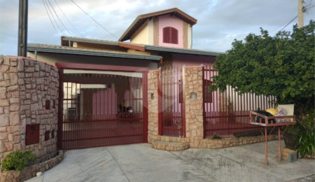 Casa à venda com 3 quartos, sendo 1 suíte,  em Parque das Colinas, Valinhos, SP
