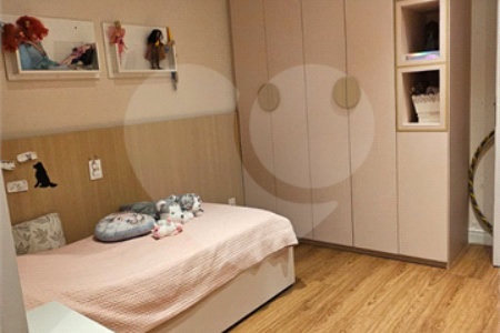 Apartamento com vista LIVRE Com 131 m² útil 4 banheiros 3 vagas 3 suítes Aceita contra proposta. Aceita e estuda Permuta