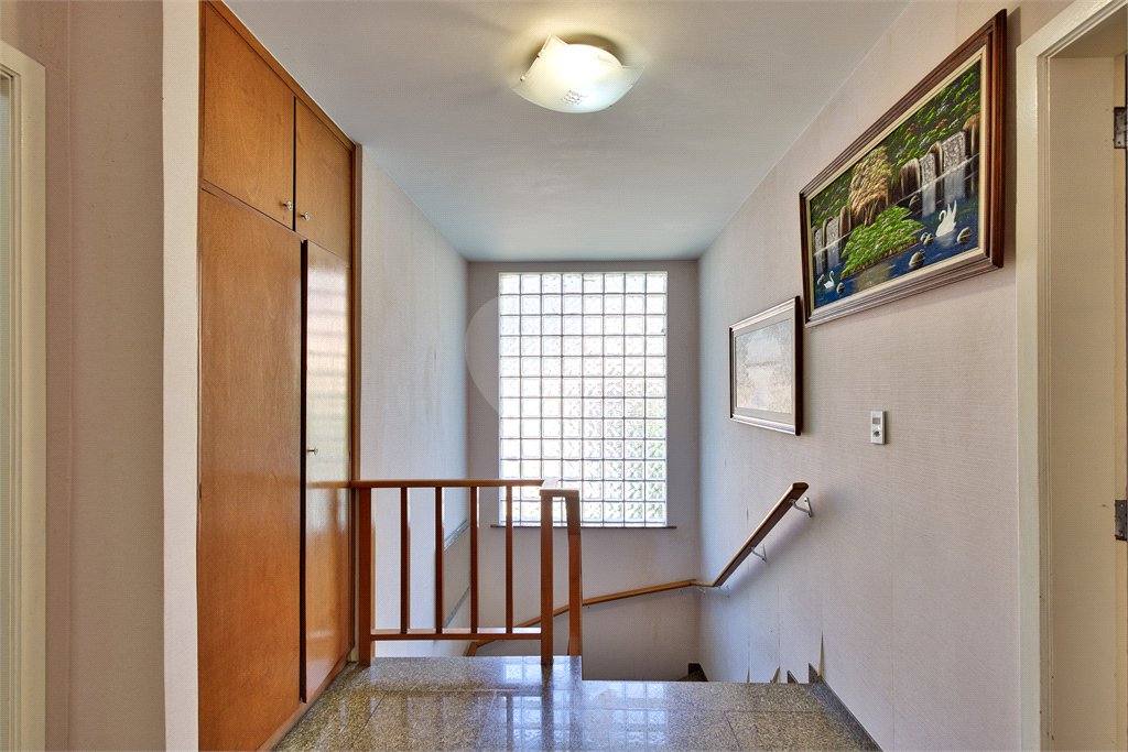 Sobrado à venda com 5 quartos, sendo 4 suítes, em Alto da Boa Vista, São Paulo, SP