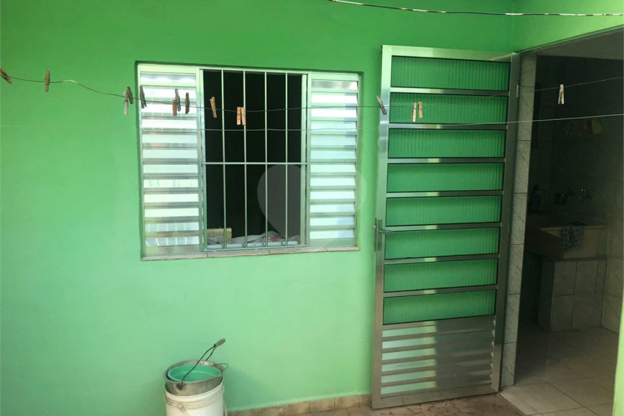 Ótima casa térrea a venda, 2 quartos e 2 vagas de garagem Jd Maristela