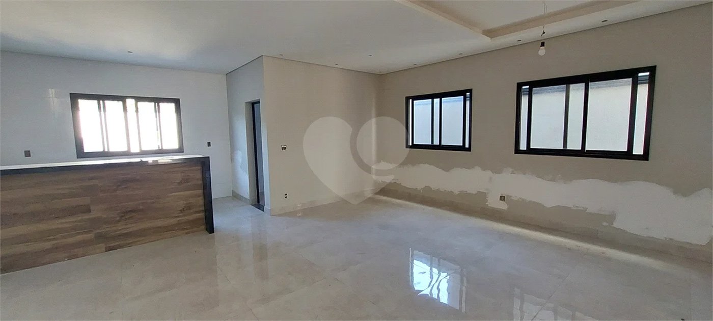 Casa à venda com 3 quartos, sendo 1 suíte,  no condomínio Residencial Mônaco, Piracicaba - SP