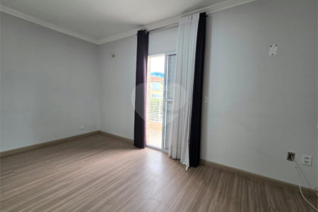 Sobrado Reformado 3 Dorms sendo 1 Suíte e 2 Vagas