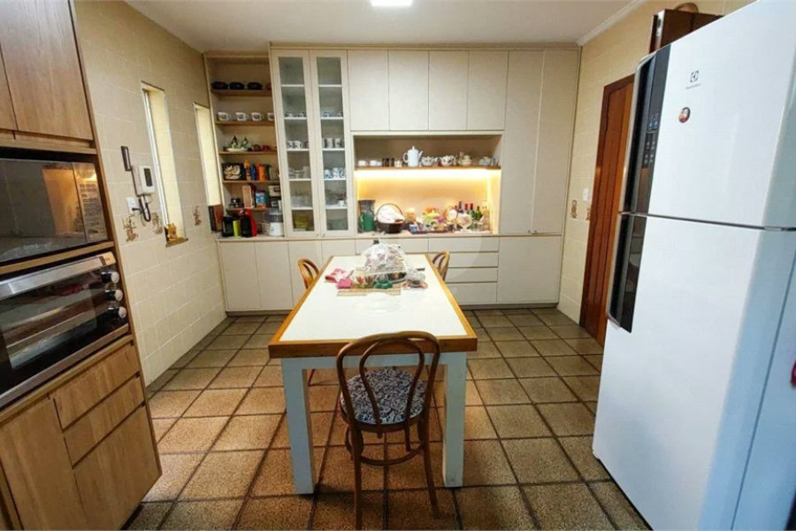 Casa à venda com 6 quartos, sendo 3 suítes,  em Jardim Brasil (zona Sul), São Paulo, SP