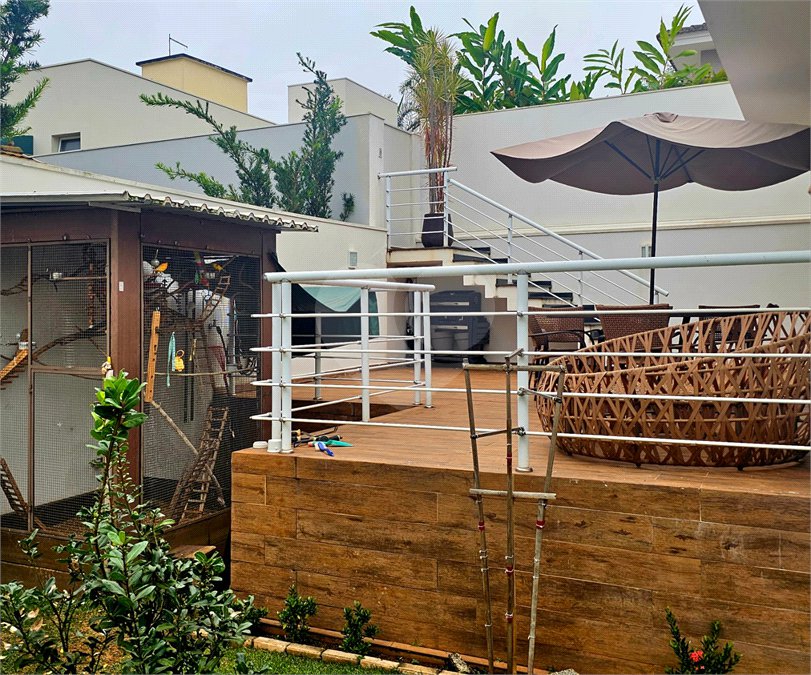 Casa á venda no condomínio Damha I