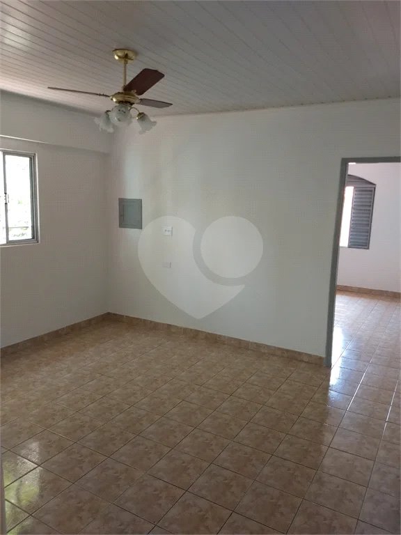 Três casas em terreno de 402m² , à venda no bairro Barcelona em São Caetano do Sul.