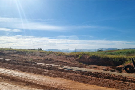 Lote de 600 m² com Potencial de Vista e Localização Reservada no Santana da Lapa – Joaquim Egídio
