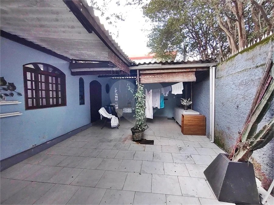Casa Térrea de Esquina à Venda no Parque Vitória – Excelente Potencial!