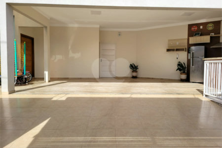 Casa térrea para venda em Araraquara/SP.