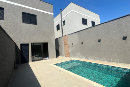 Casa Assobradada com 3 suítes na Vila Thais em Atibaia