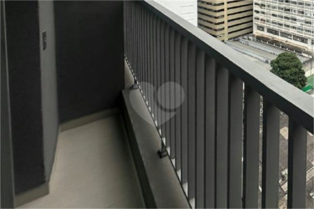 Studio de 28m2 mobiliado com sacada à venda na Bela Vista