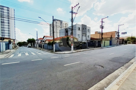 3 minutos a pé do Metrô