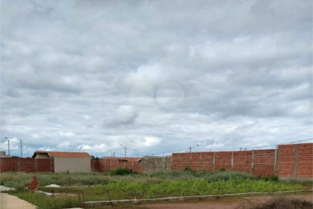 Terreno com 176,00 m² .