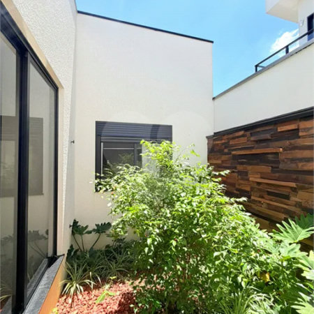 Casa térrea com 3 suítes no Condomínio Residencial Viena em Indaiatuba-SP - Acabamento de alto padrão - R$ 1.690.000,00 - AT 250 m² - AC 158 m² - 3 suítes,, sendo 1 suíte master com closet - Sala para dois ambientes (estar e jantar) - Cozinha planejada com ilha cooktop, forno elétrico e micro-ondas,