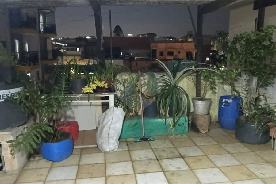 IMÓVEL COM SOBRADO + OUTRA CASA NO TERRENO, ÓTIMA PARA RENDA OU FAMÍLIA GRANDE