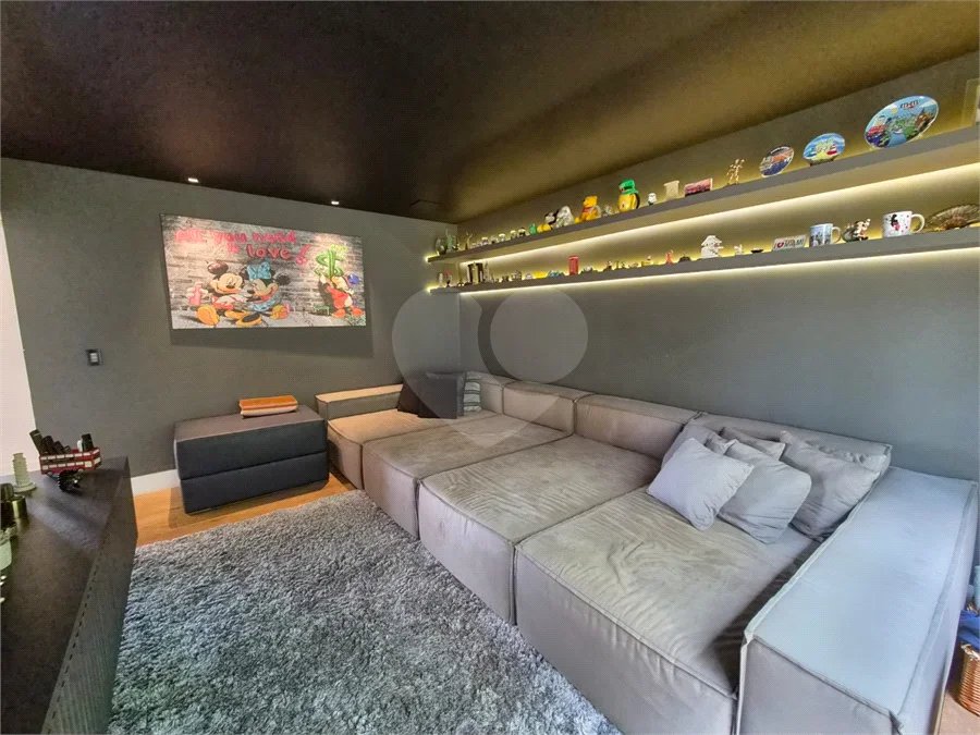Casa em Condomínio de Alto Padrão no Suíça da Cantareira.