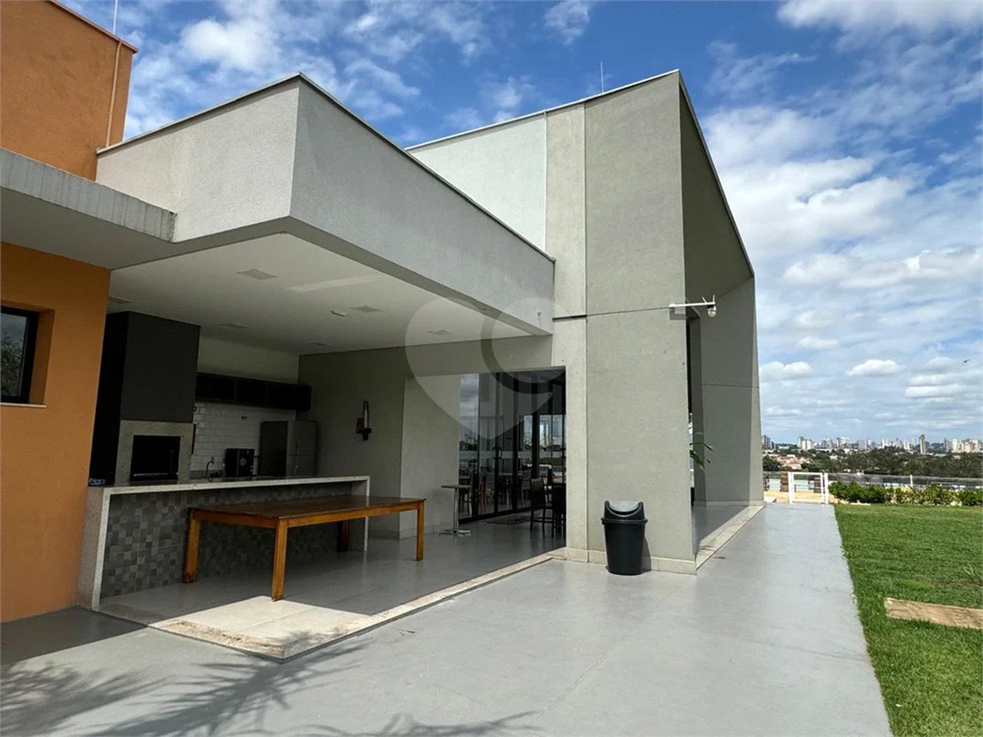 Casa em construção com 3 suítes no Condomínio Damha 2, na cidade de Piracicaba - SP.