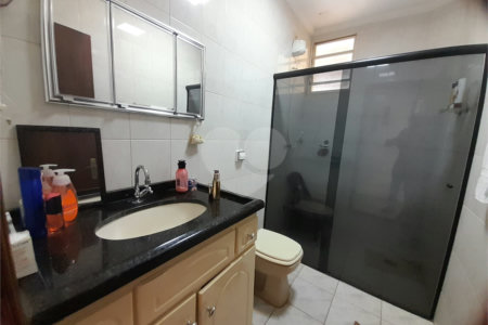 Sobrado à Venda no Parque Fehr – 3 Dormitórios e Área Gourmet em Rua Tranquila