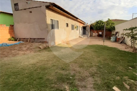 Casa no Antenor Garcia