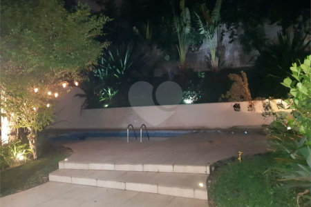 Sobrado à venda com 4 quartos, sendo 2 suítes, em Chácara Monte Alegre, São Paulo, SP