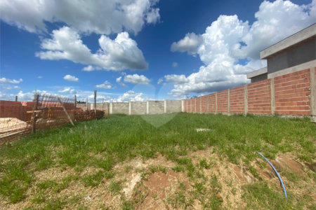 Terreno no Residencial Villeneuve