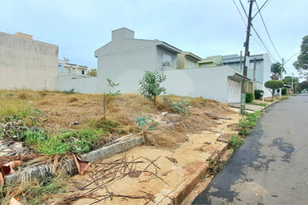 Terreno Amplo e Bem Localizado no Planalto Paraíso em São Carlos