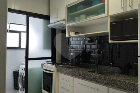 Apartamento de 60m2 na Saúde com 2 dorms, 1 suíte, 2 banheiros, 2 vagas. Estuda permuta.