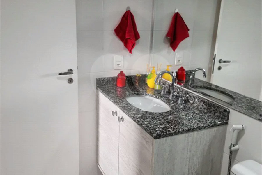 Apartamento à venda com 2 quartos, sendo 1 suíte,  em Vila Ester (zona Norte), São Paulo, SP
