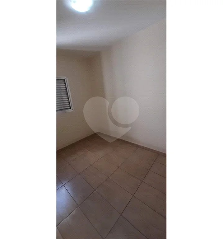 Apartamento - Bom Retiro - 3 dormitórios - 1 banheiro - 1 sala - 1 cozinha