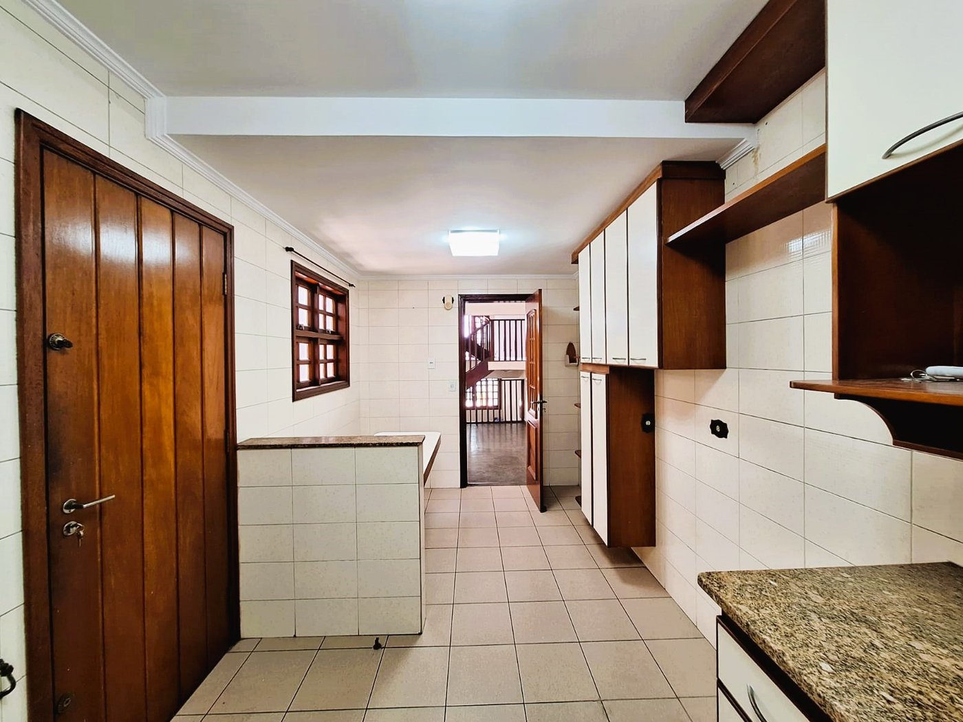 Casa à venda com 4 suítes, sendo 1 suíte externa, no Jardim Bonfiglioli, São Paulo - SP