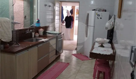 Casa Térrea à venda com 3 quartos, sendo 1 suíte,  no Centro, São João da Boa Vista, SP