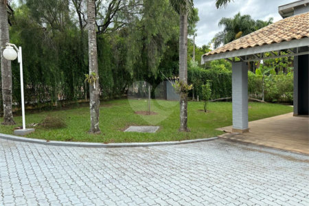 Chácara no Condomínio Vale das Laranjeiras em Indaiatuba SP - Venda - R$ 3,600.000,00 - Locaçao - R$ 30.000,00 mais encargos - Linda, espaçosa, aconchegante, acabamento de alto padrão em rua tranquila e arborizada, em um dos Condomínios mais valorizados de Indaiatuba. Com fácil acesso as principa