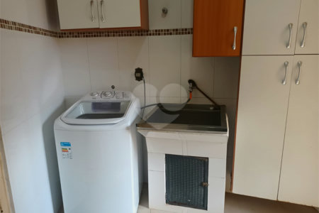 Linda casa em ótima localização!!