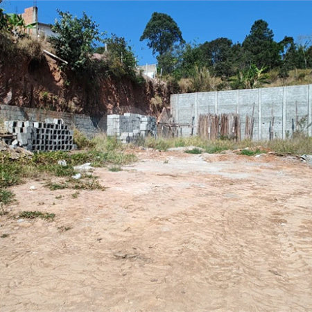 Terreno em Atibaia com 681 metros, pronto para construir, excelente localização, aceita financiamento