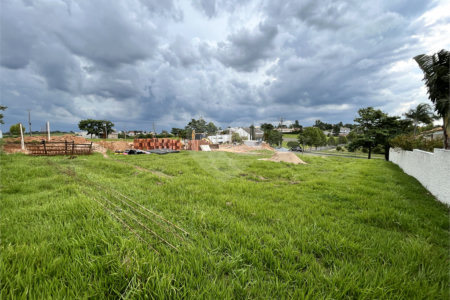 Terreno à venda no condomínio Residencial Saint Charbel, Araçoiaba da Serra - SP