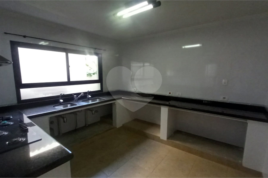 Sobrado à venda com 4 quartos, sendo 2 suítes, em Tremembé, São Paulo, SP