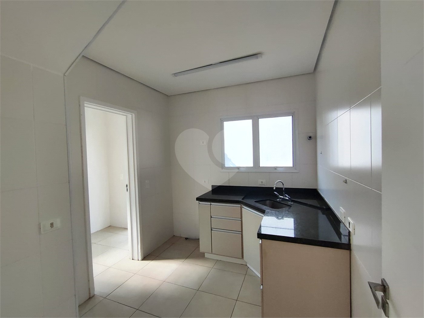 Casa de Vila à venda com 3 quartos, sendo 1 suíte, em Loteamento Jardim Morumbi, Atibaia, SP