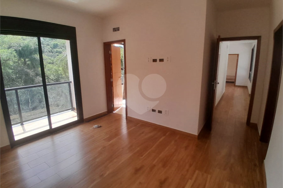 Casa à venda ou para alugar com 3 suítes no condomínio Sausalito, Mairiporã - SP